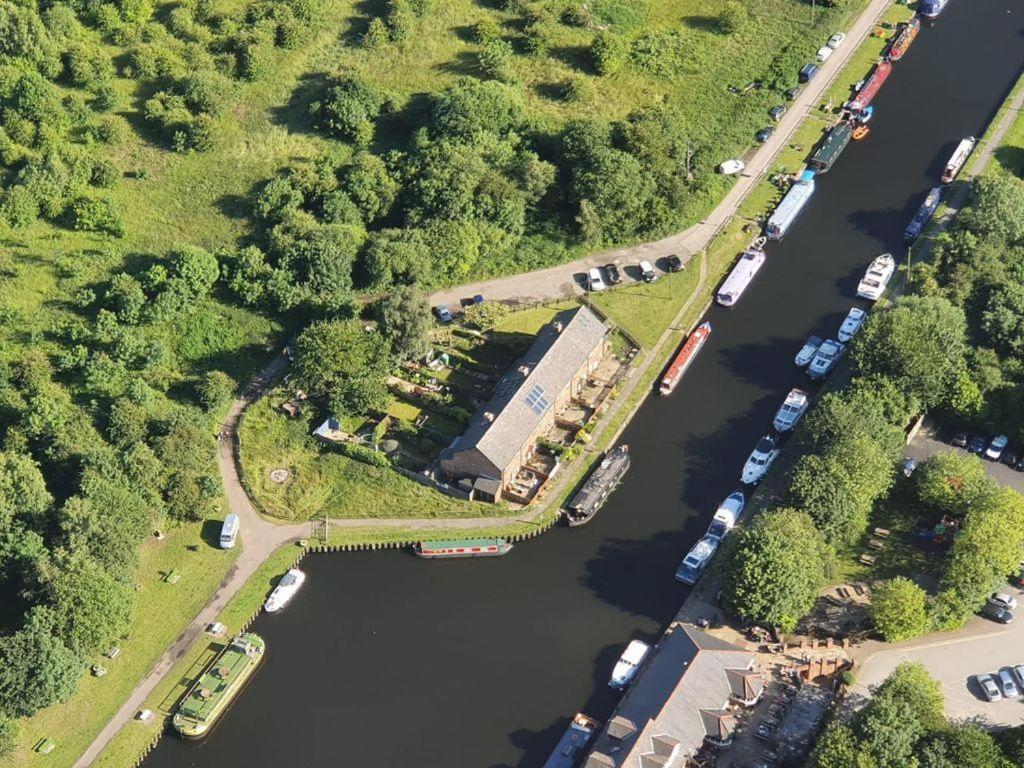 Canal Side Cottage Wakefield Stanley  Exterior photo